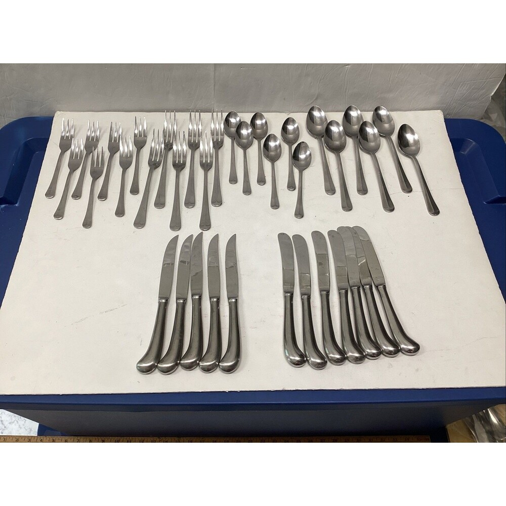 37 pc Washington forge spirit of America stainless flatware